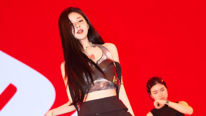 赵露思热舞爆红，欲罢不能的诱惑！粉丝狂点赞：简直是舞蹈天才