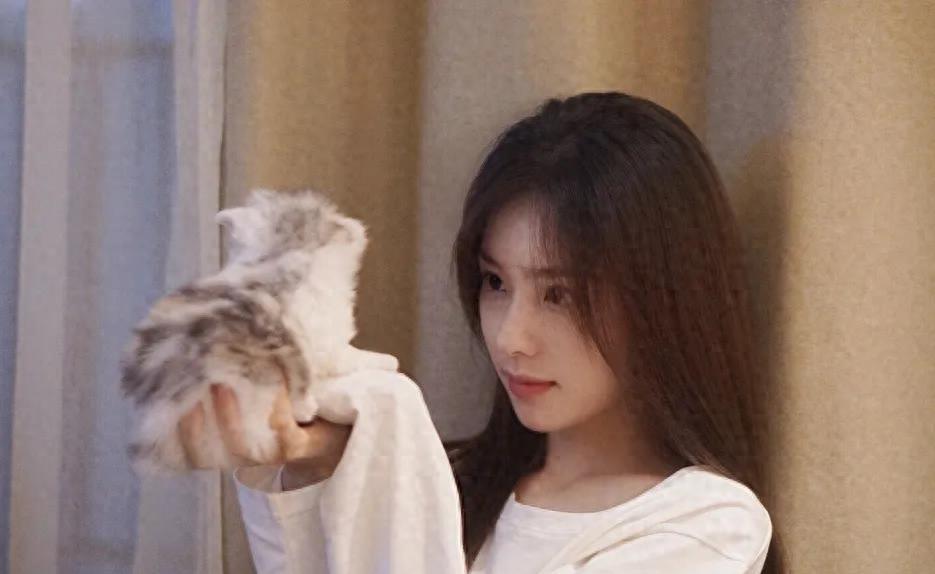 孙一宁前男友照片流出,看清男人的侧脸后:难怪王思聪会输