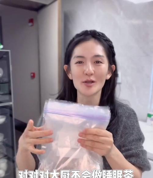 谢娜|谢娜:带着保姆一起到朋友家赴宴,和保姆“小刘阿姨”处成好闺蜜