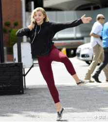 符文法师|“好莱坞杨幂”：出道多年无绯闻，却因身材被嘲11年