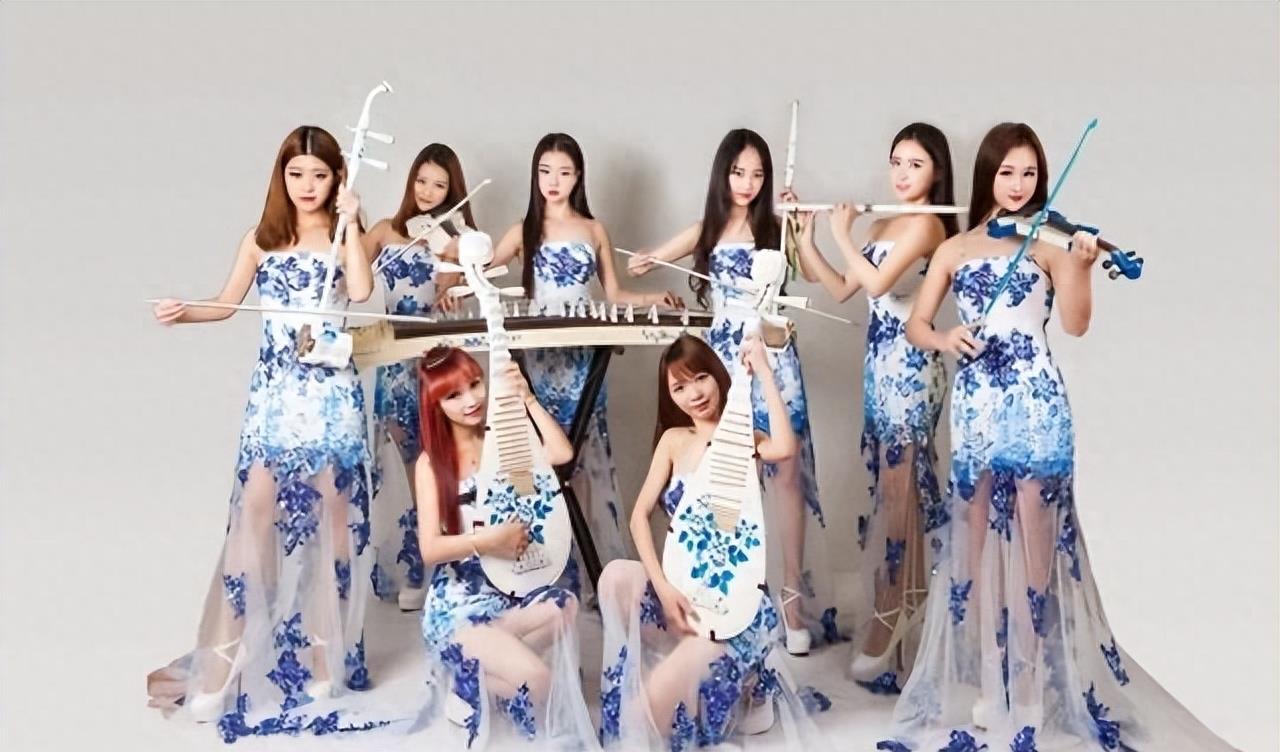 当年爆火的“女子十二乐坊”，放弃中国到日本发展，如愿以偿了吗？