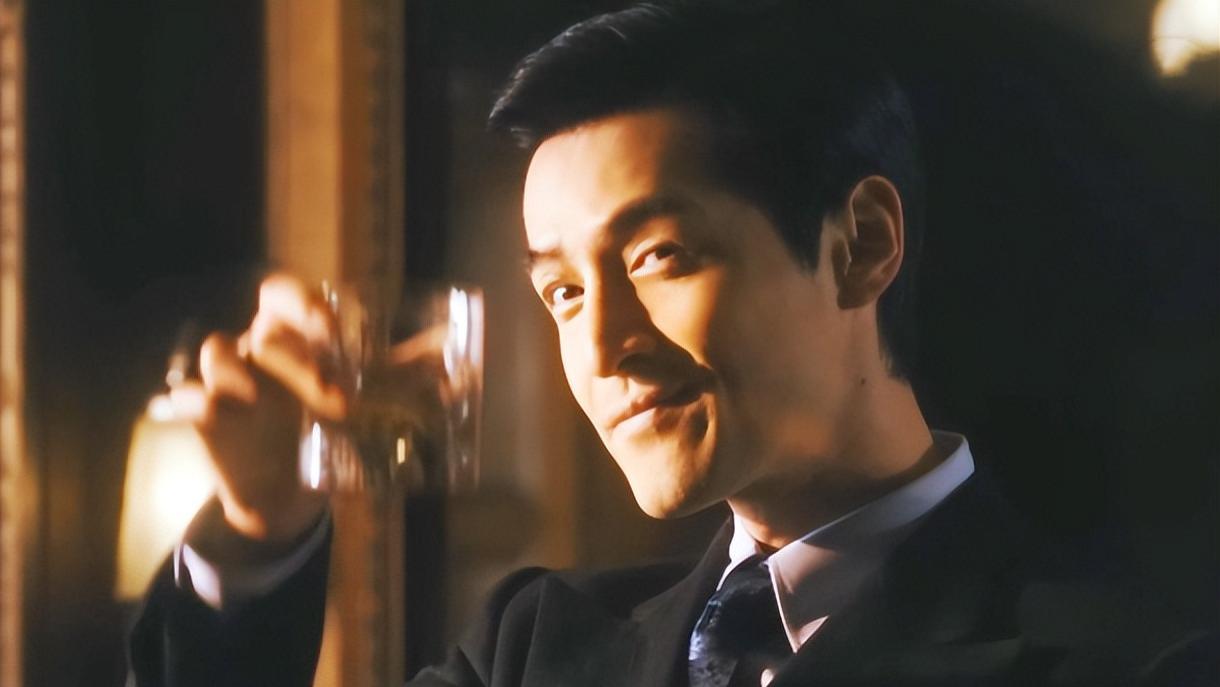 胡歌《繁花》，秦昊《三大队》各看4集，一个弃剧了，一个看上瘾