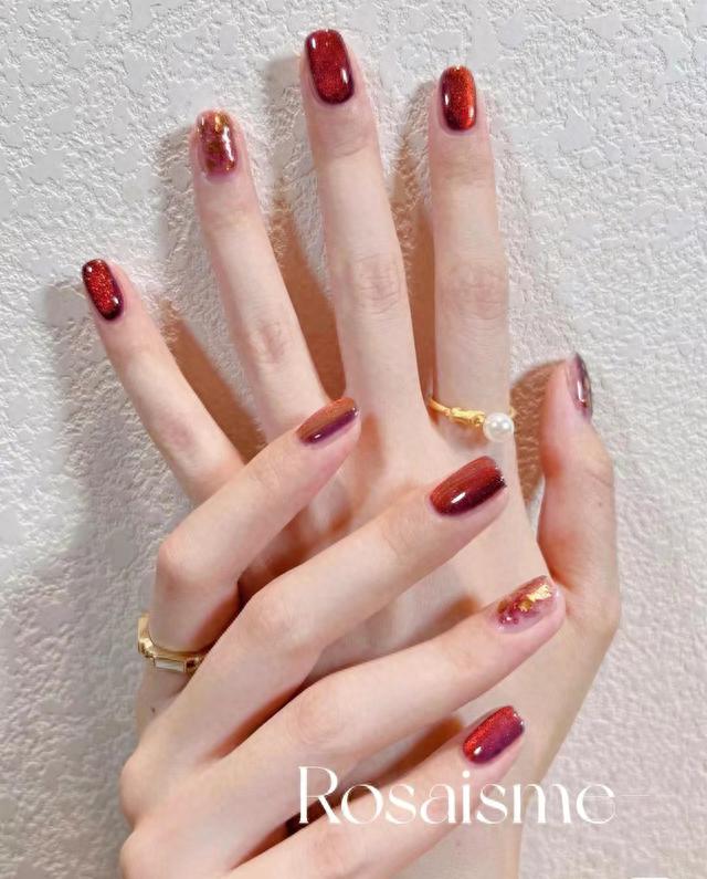 高贵显白美甲：金棕色YYDS--秋季美甲推荐