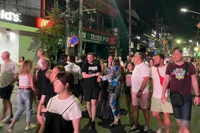 |泰国普吉旅游逐步复苏 酒店预订率达88% 中国游客排名第三