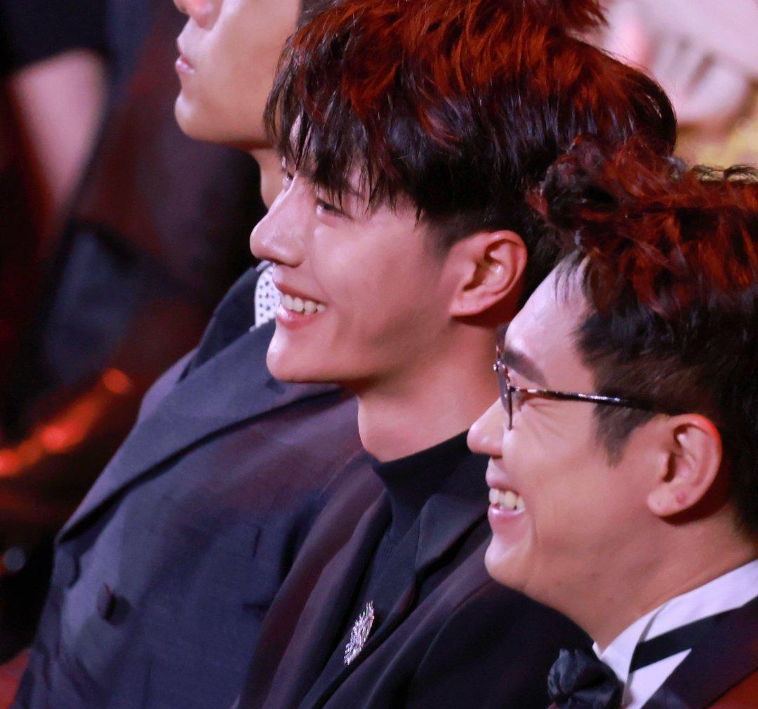 王一博|王一博顶级流量效应,同行获利成受益者,外界质疑声不断