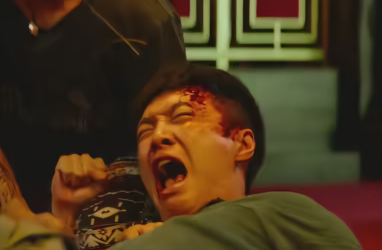 《孤注一掷》票房炸了！躲过了王传君，却被53岁女二号给惊艳了