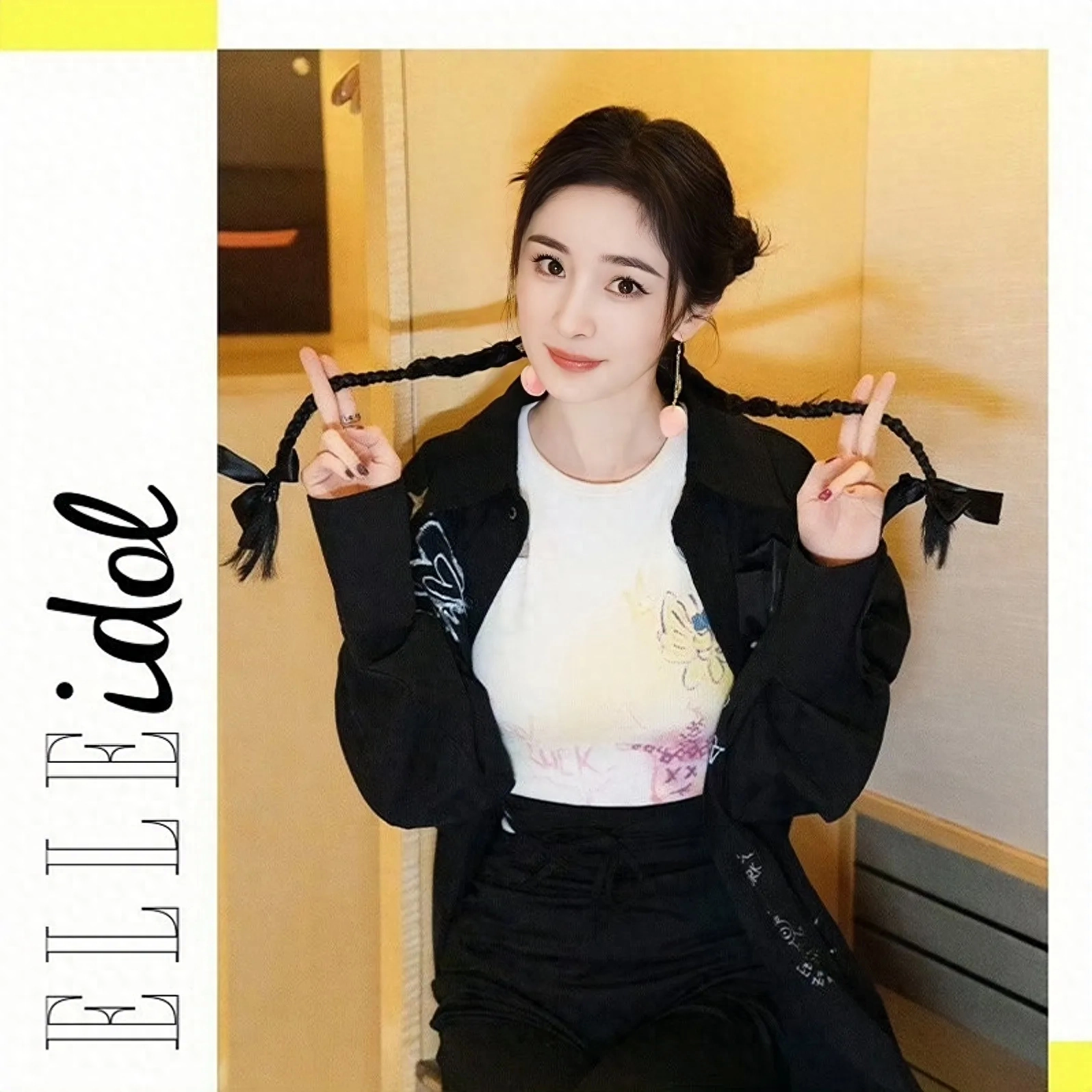 彭丹的双马尾造型最为清纯，堪称最美村姑