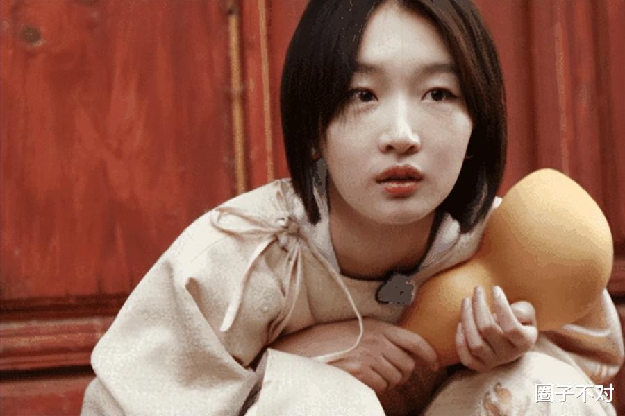 周冬雨“原形毕露”，葛优一脸无语看不下去，易立竞当年全说对了