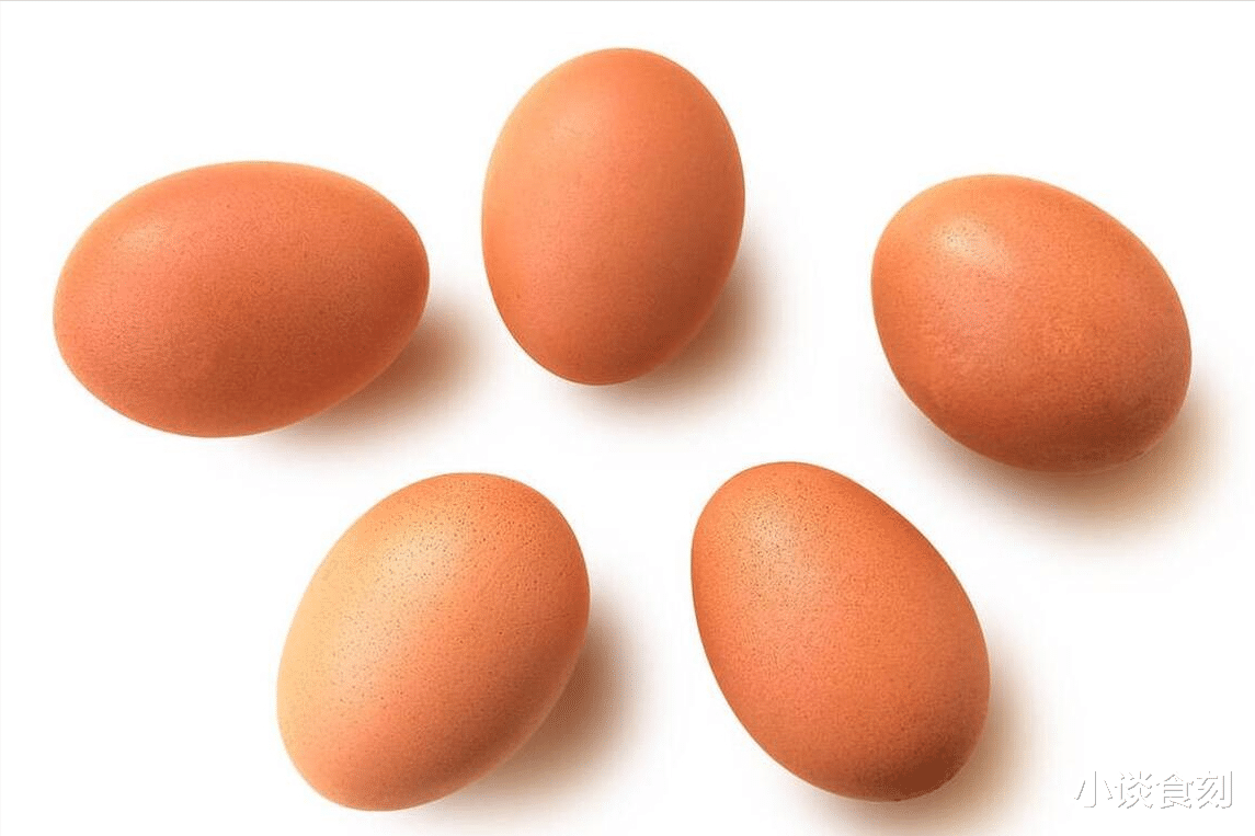 鸡蛋|超市买鸡蛋时，白壳和红壳鸡蛋怎么选？养鸡户说漏嘴：可别再乱买