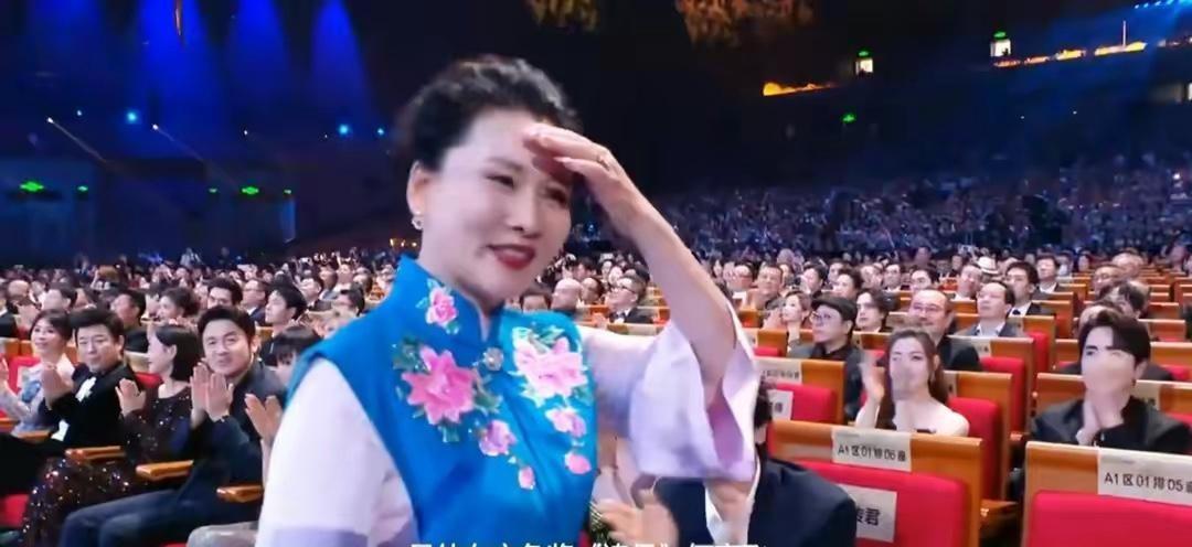 金鸡奖后台上,江湖地位、人情冷暖,在陈道明身上体现得淋漓尽致