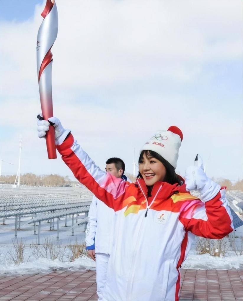 “学历最低”的央视主持,嫁给电台领导,结婚20年只生孩子不做饭