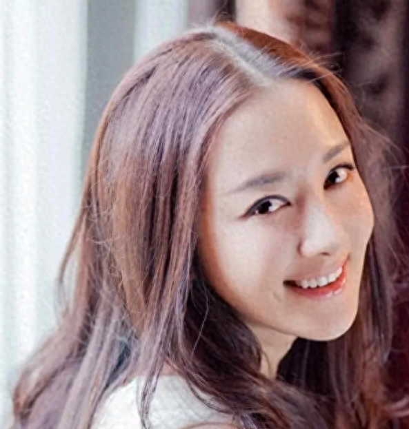 她曾是古装第一美人,被狗咬毁容后,如今40岁靠演坏女人翻身