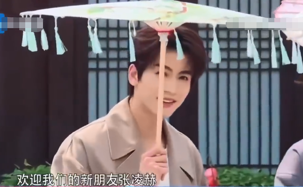 古力娜扎|跑男下期路透，白鹿张凌赫被曝恋情后首同框，小动作暴露真实关系