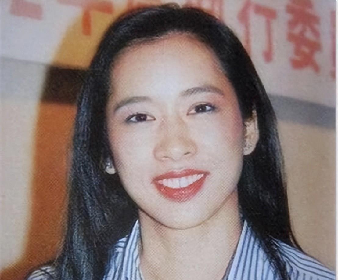 600亿财产!朱玲玲不掺和罗家夺产之争,网友:为霍启刚离婚了