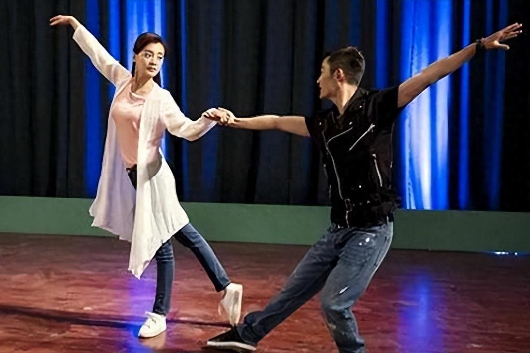 大度的女人她叫徐梵溪：没婚姻没孩子，男友花5亿娶李小冉无怨言