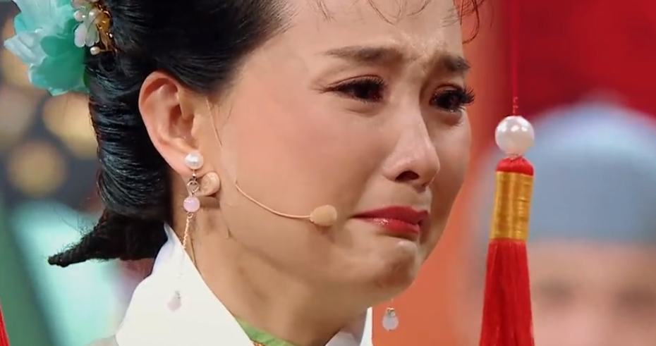 王艳上节目痛哭图片