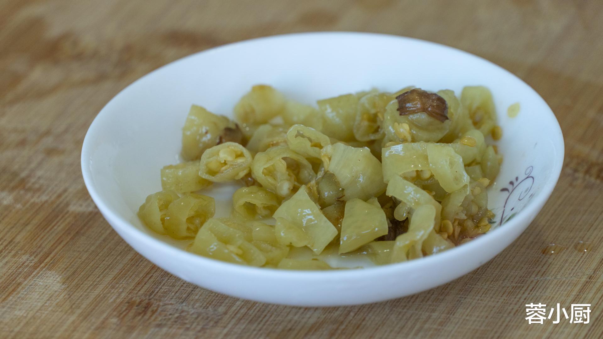 美食教程|人老腿先衰？建议 50岁后，少喝牛奶多吃4物，走路有劲，安稳度伏