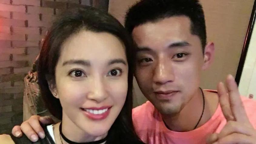 张继科|跟张继科亲密接触过的10位女星：真替赵丽颖乔欣和金晨捏把汗！