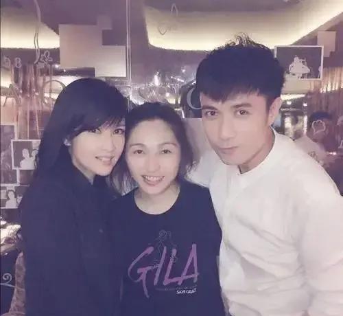 古巨基:她以经纪人身份陪我22年,52岁为我高龄产一子,能不爱吗