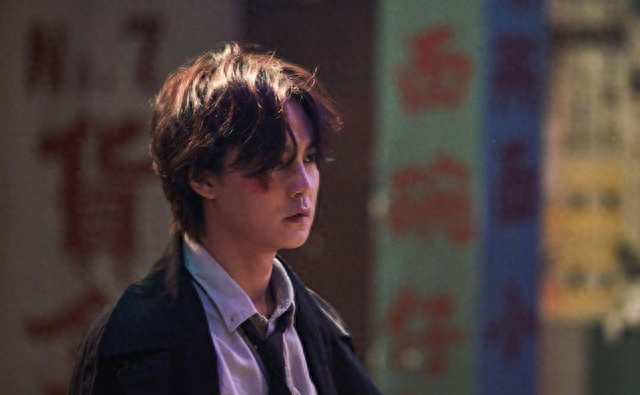 年轻时帅气逼人，老了却像“大姨”，这6位中年油腻的男星好可惜