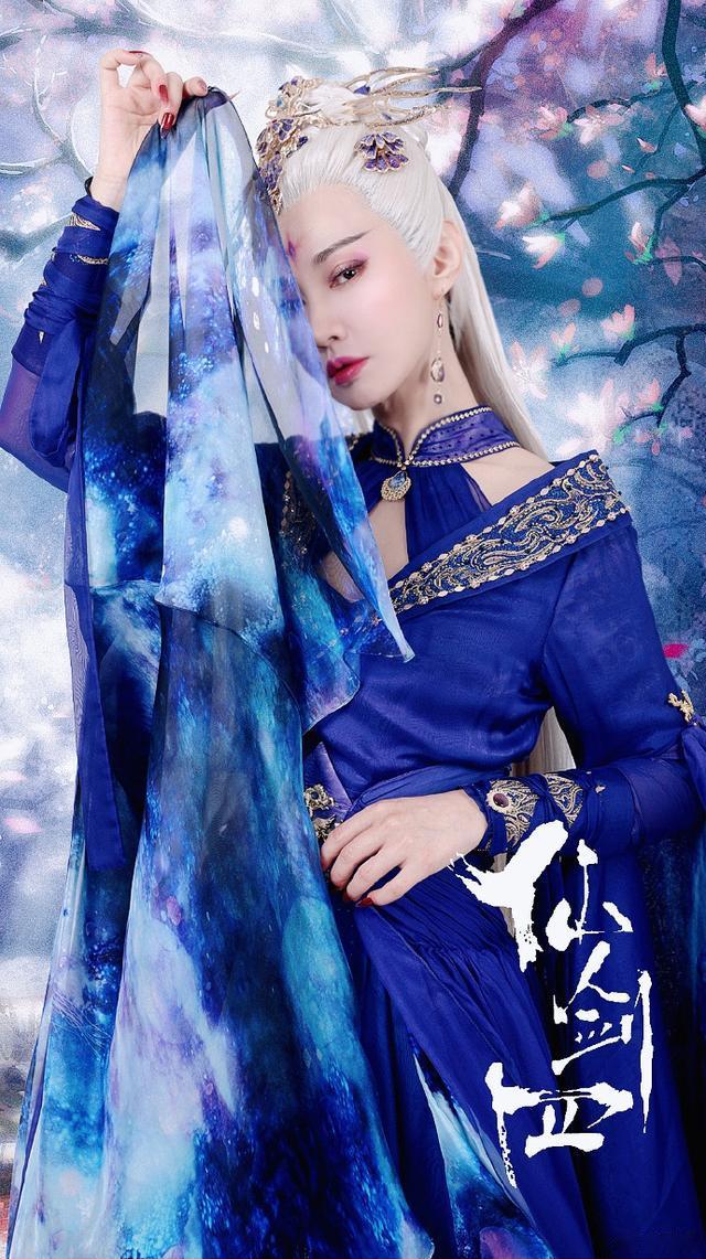 《仙剑四》里有江玉燕！杨雪晒紫衣白发剧照宣传：挑战了一次“白发魔女”婵幽，你们觉得如何？