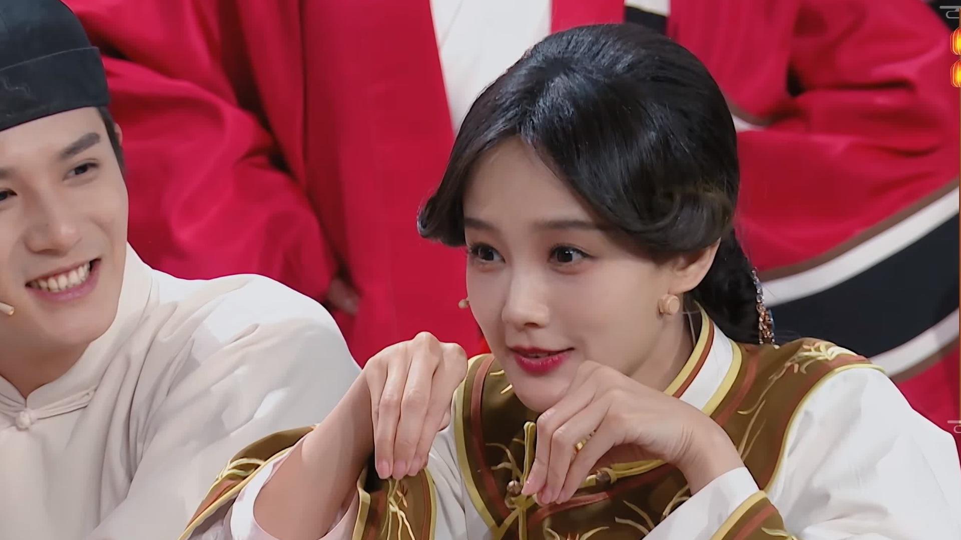 沈月|李一桐洗澡遇猴子，杨迪全家中毒，沈月三次遇险，这些经历太离谱