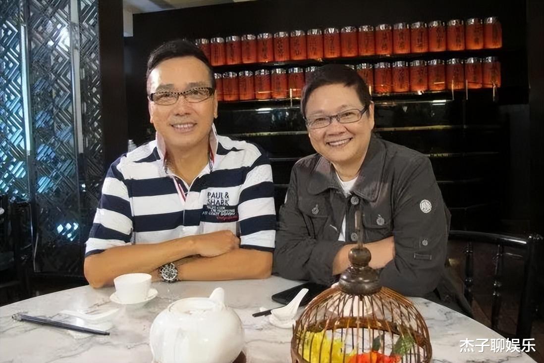 分手23年,两人境遇天差地别!一个4婚享清福,一个至今单身无子