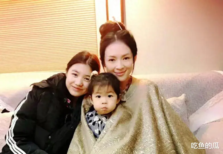 曝章子怡不后悔嫁汪峰，前夫才华横溢，有钱，不欠债拖累孩子