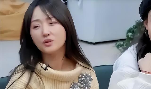 知名女星疑似怀孕，意外暴露孕肚，只是孩子的父亲至今是迷