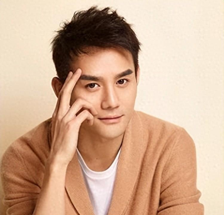 王凯新恋情曝光了,兜兜转转还是她,北京领证结婚重磅官宣!