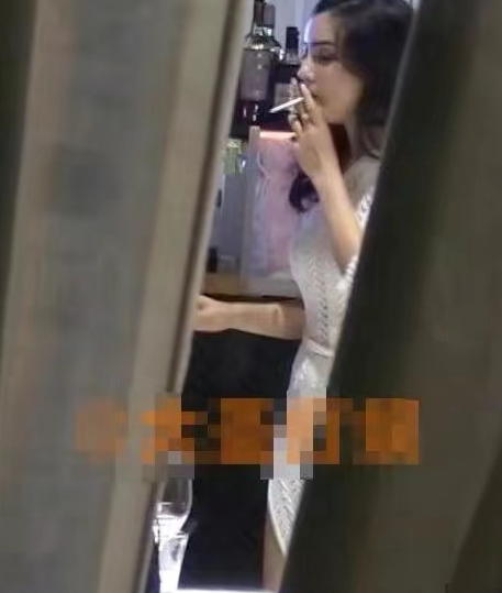 谢霆锋|李治廷,宣布已婚,他是小5岁,混血妻子初恋,女方未怀孕正面照曝光