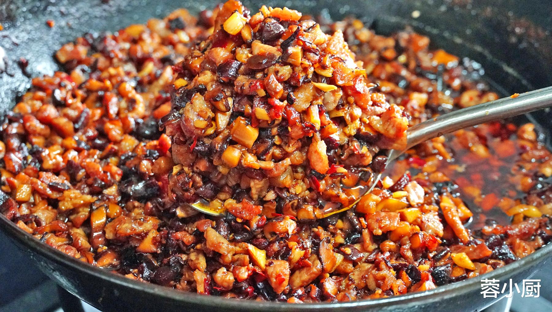 香菇|懒人必备万能酱,一次做一锅,保存3个月不坏,拌面下饭都好吃