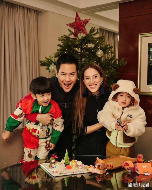 陈凯琳|相差22岁父女恋！前TVB花旦生三胎后现身，肚脐变化引关注