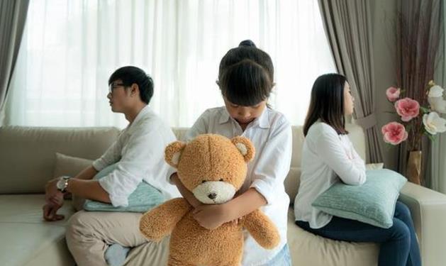 32岁小伙凭借自身本事,两年睡400位女性,女友更是多到需要排队