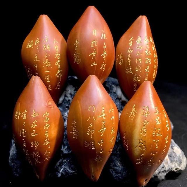 玛瑙|橄榄核上刻什么字好?核雕手串上的字都是用什么染的?