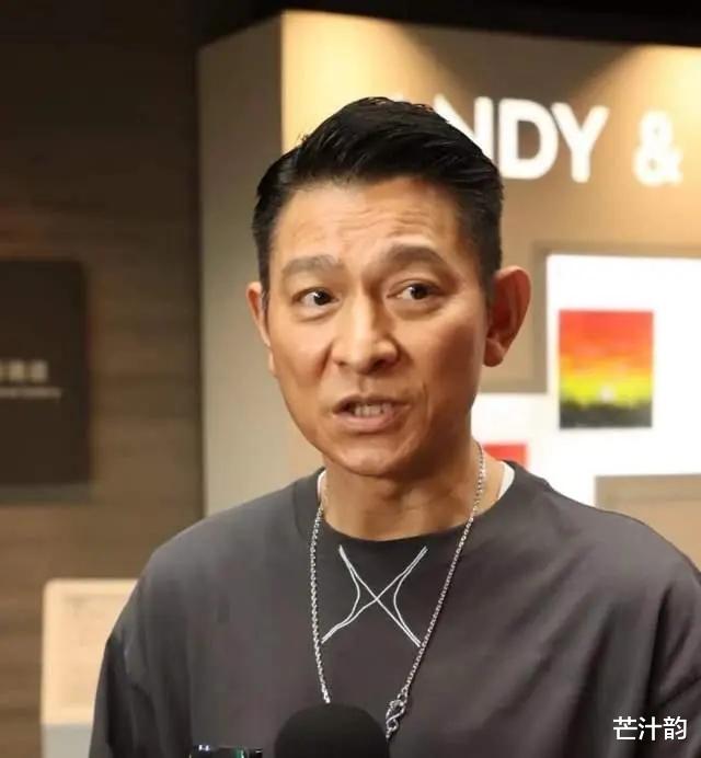 宠溺!刘德华晒女儿画作称其是艺术家,李湘女儿王诗龄被再度对比