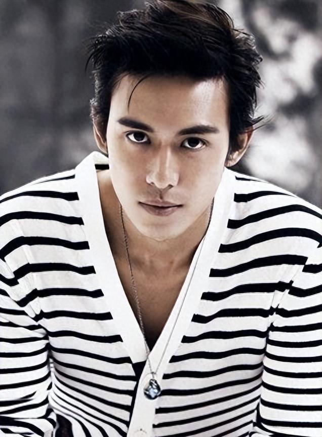 “黑道太子爷”娱乐圈公开选妃,25个女嘉宾为他上演《甄嬛传》名场面