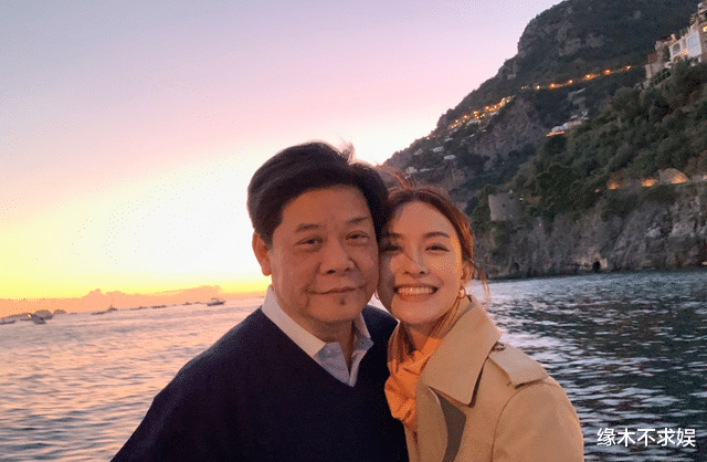 曝文咏珊婚变 !嫁豪门4年无子!穿搭火辣受争议,和老公互动少 !