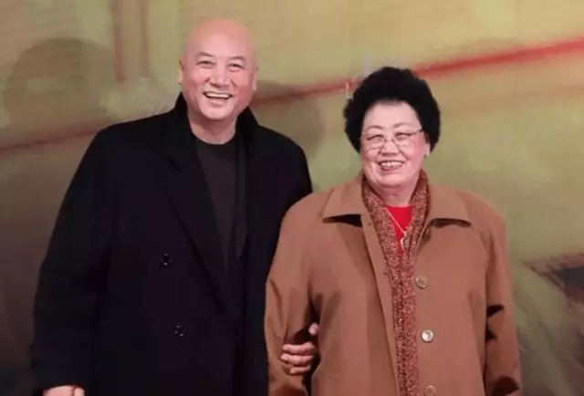 断子绝孙、地位卑微，“唐僧”迟重瑞终究为“傍富婆”付出了代价