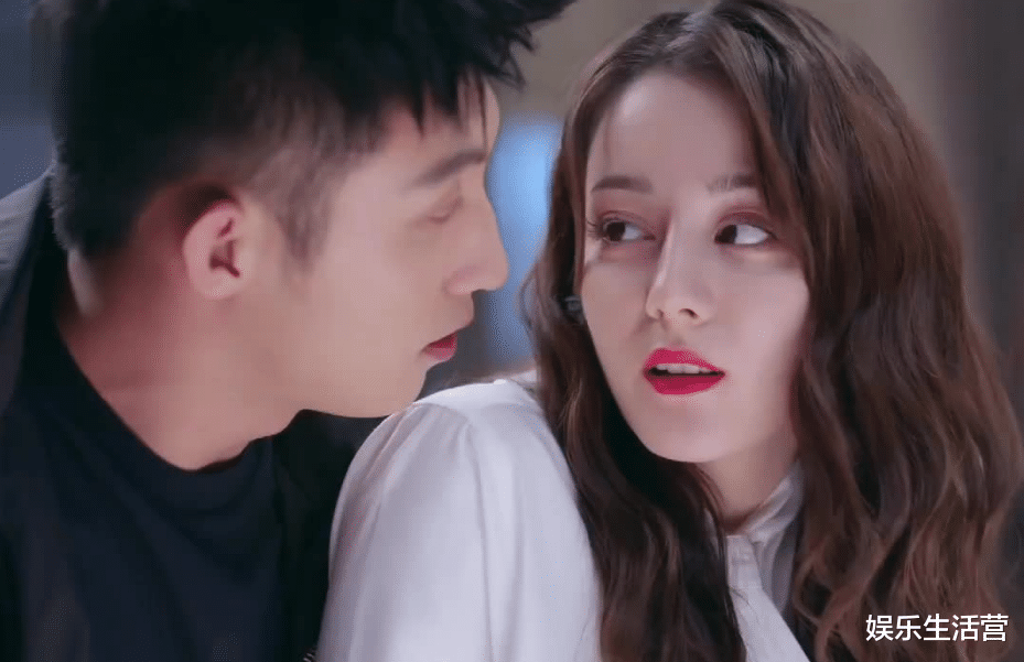 迪丽热巴|热巴黄景瑜恋情再曝瓜?女方现身腰粗被指产后,后台需遮肚穿束腰