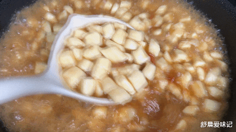 美食教程|西红柿疙瘩汤这样做,劲道爽滑,爽口开胃解腻,待客倍有面子呢