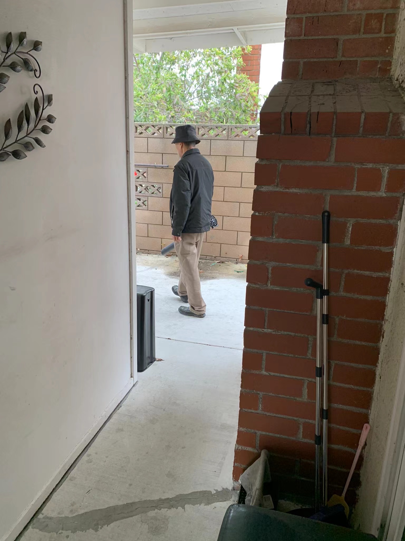 孙海英|66岁孙海英回应在美国捡垃圾，卖了21美金，他直言：不后悔！