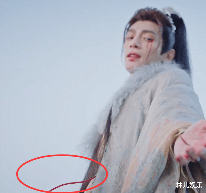 何超莲|穿内衣就算了，粗水管我也忍了，那个戴口罩的，真把观众当傻子呢