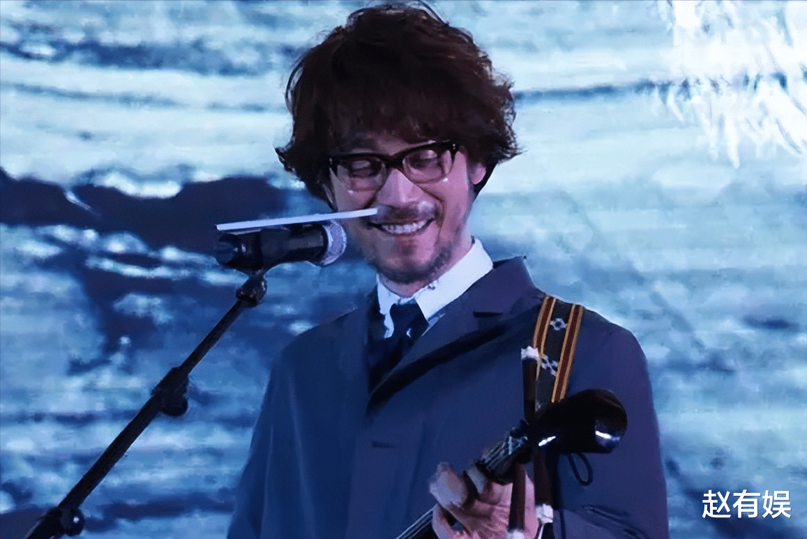 |一个周杰伦，一个周传雄，撕开华语乐坛“利令智昏”的“遮羞布”