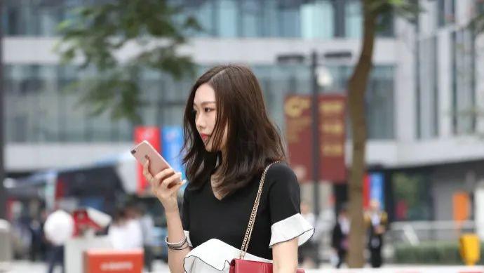 青春养眼的穿法，成熟拉风很美丽