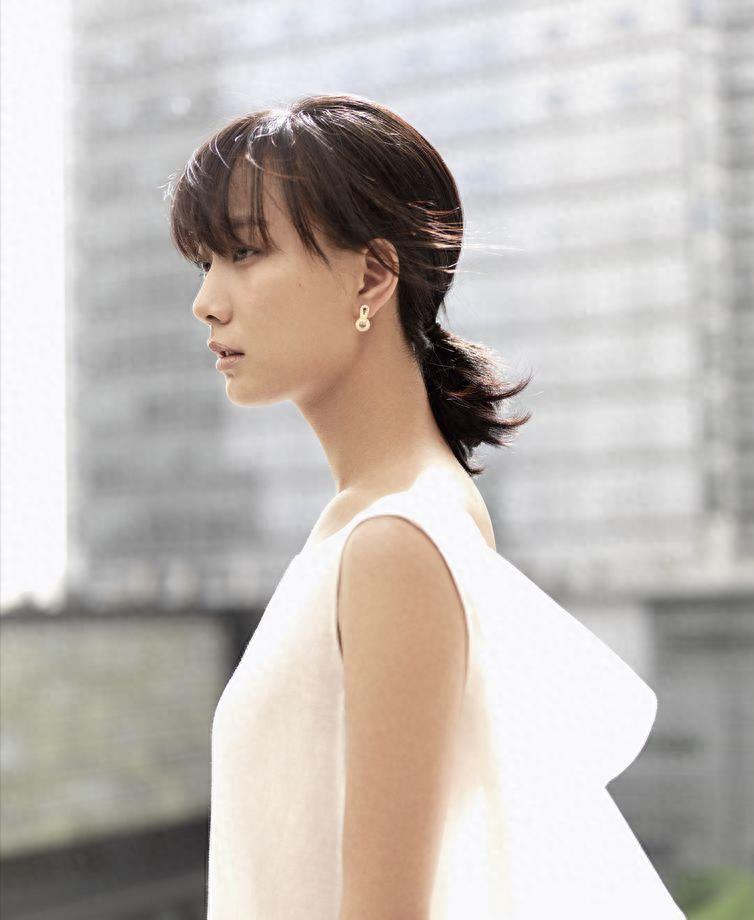 从坚决不拍低俗戏,到无底线出镜!“过气花旦”王珞丹上位史