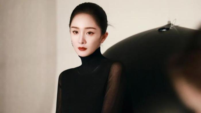 杨幂|顶流85花离了，拿走10个亿