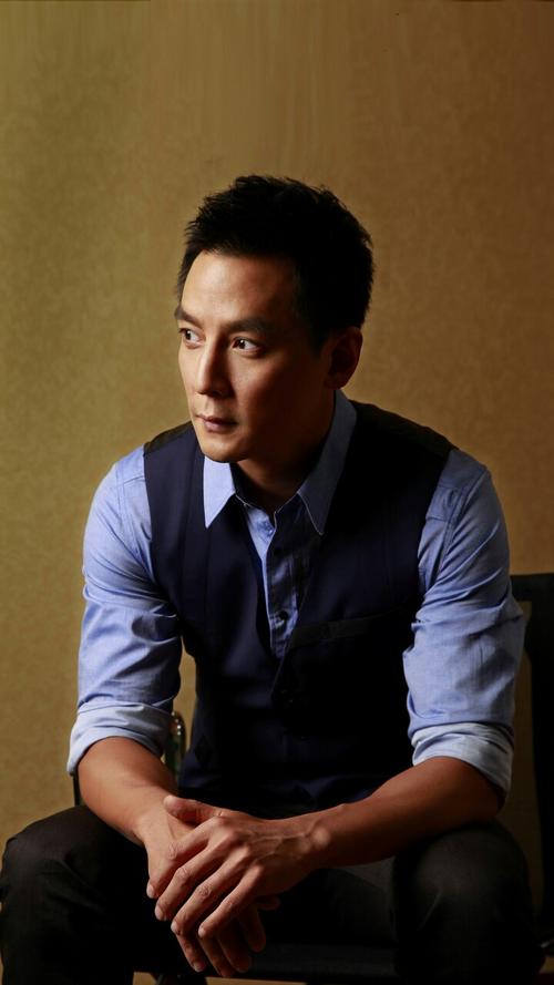 杨紫琼|61岁杨紫琼成奥斯卡影后!李连杰等50多人祝贺,她被称为华人之光