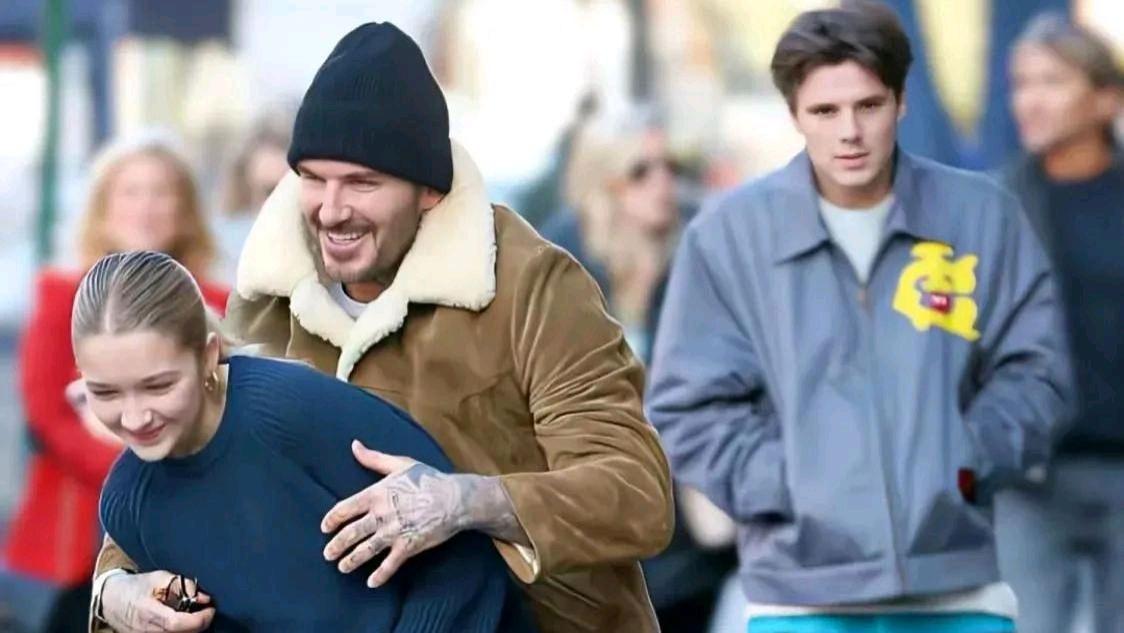 宠溺！贝克汉姆从背后搂着14岁小女儿不放手，小七不好意思了