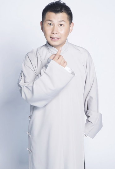 何云伟|积怨已深何云伟离开德云社，忘恩负义名声下跌只能直播